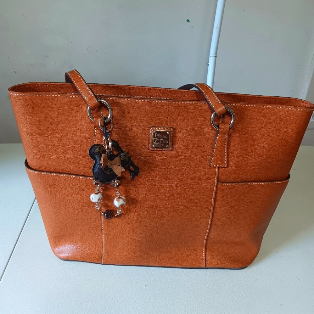 Dooney & Bourke Tan Leather Tote Classic Structured Design New Without Tags